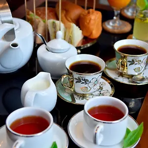 3* Hotel Tea Queens